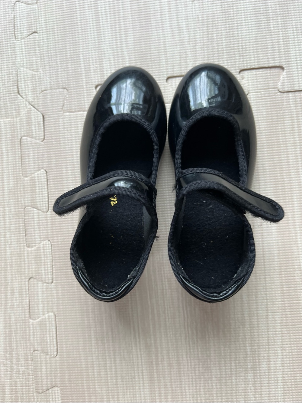 Theatricals Black patent leather tap shoes size 7.5
